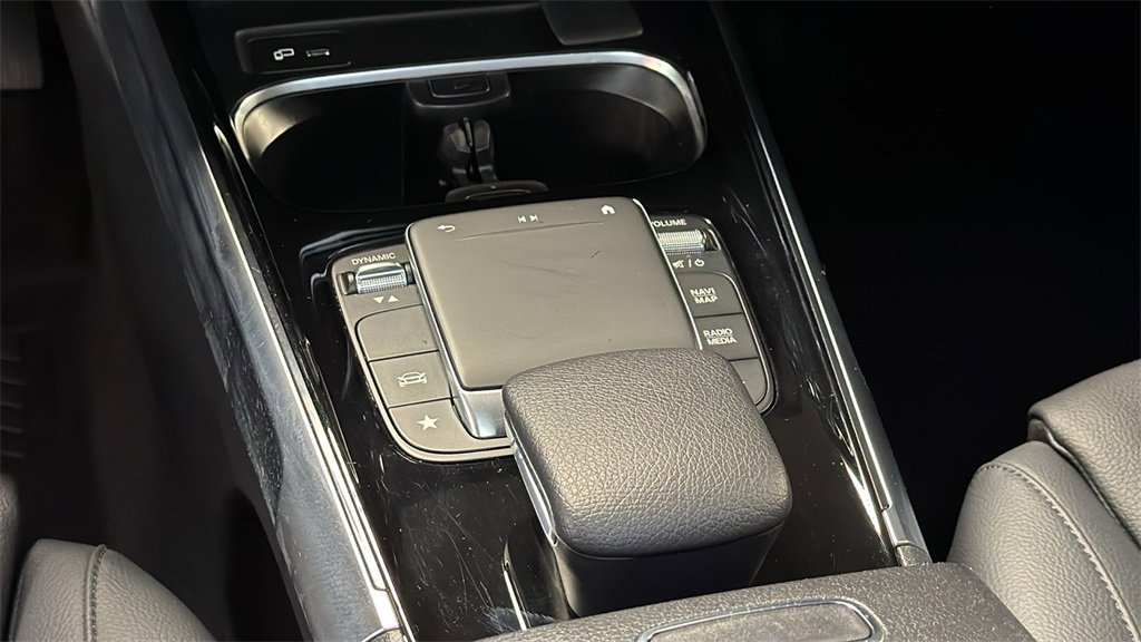 Used 2021 Mercedes-Benz GLB 250 4MATIC image 23