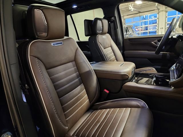 Certified 2025 GMC Yukon Denali Ultimate AWD/4WD image 23