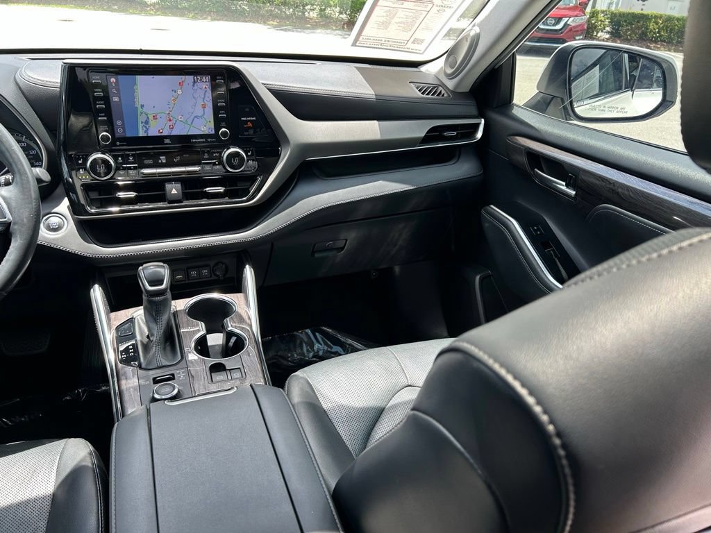 Used 2021 Toyota Highlander Limited AWD/4WD image 12
