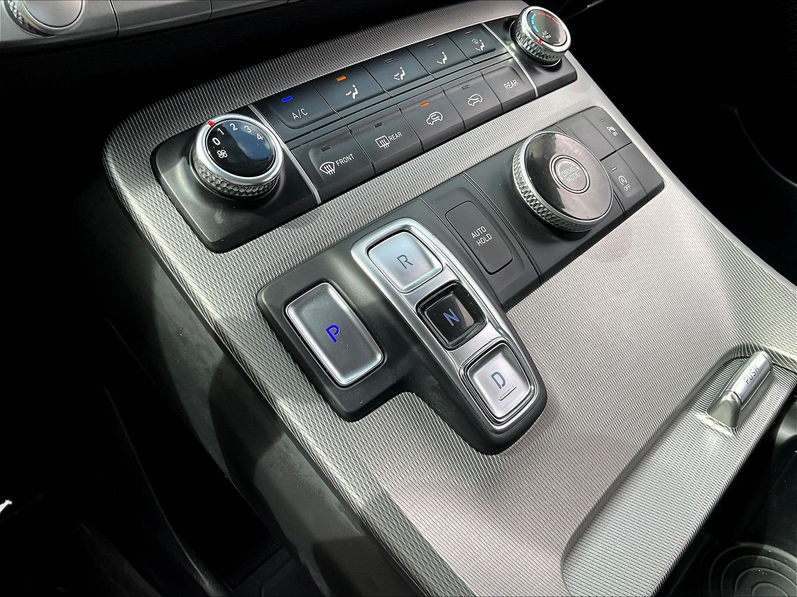 Used 2022 Hyundai Palisade SE FWD image 18