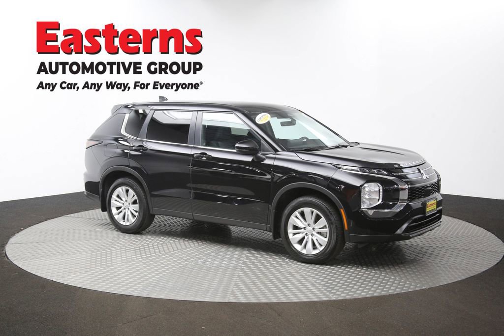 Used 2025 Mitsubishi Outlander ES image 48