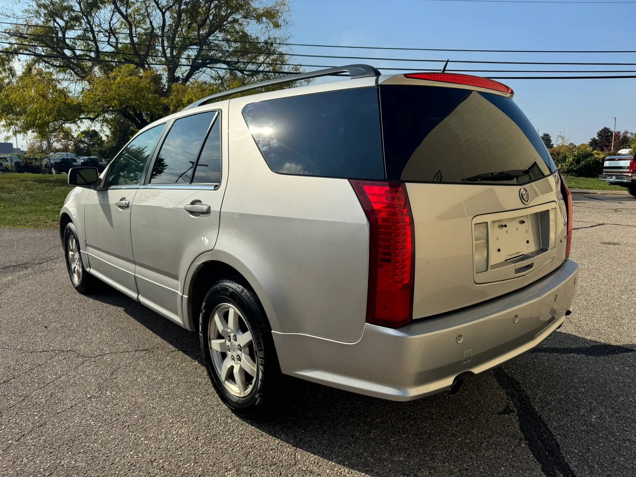 Used 2007 Cadillac SRX w/ Theater Package AWD/4WD image 7
