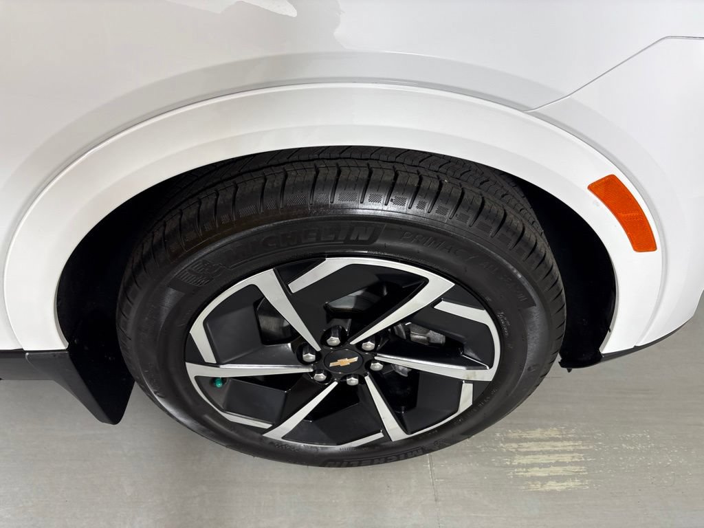 Used 2024 Chevrolet Equinox EV LT w/ LPO, Active Package FWD image 11