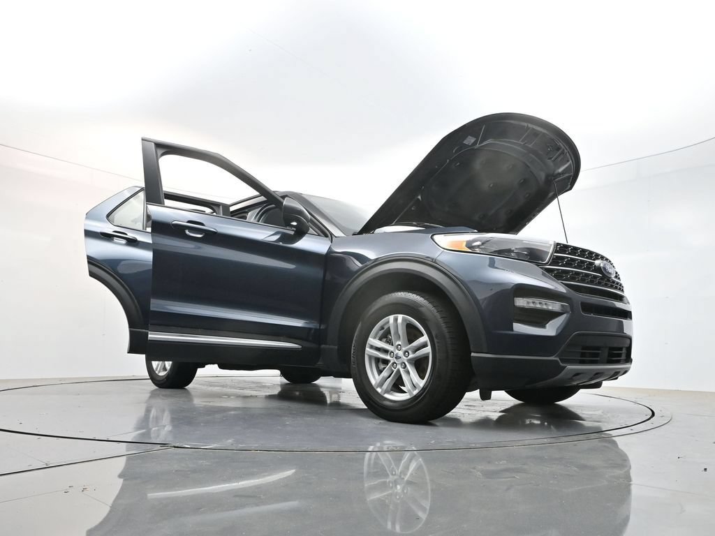 Used 2023 Ford Explorer XLT w/ Equipment Group 202A AWD/4WD image 57