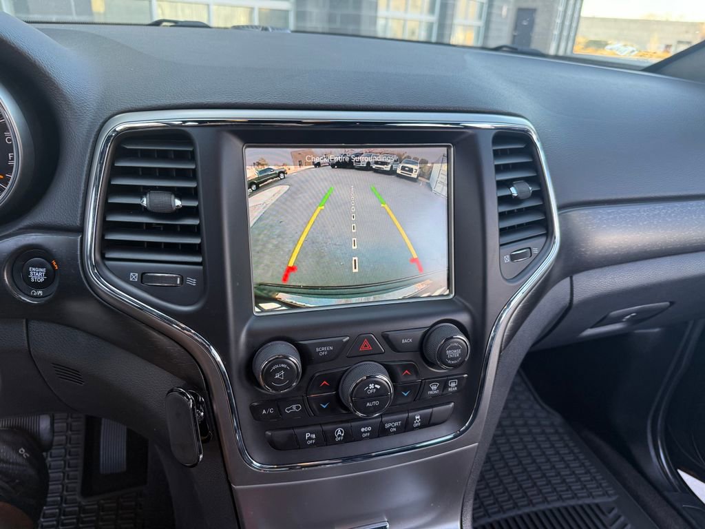 Used 2017 Jeep Grand Cherokee Altitude image 33