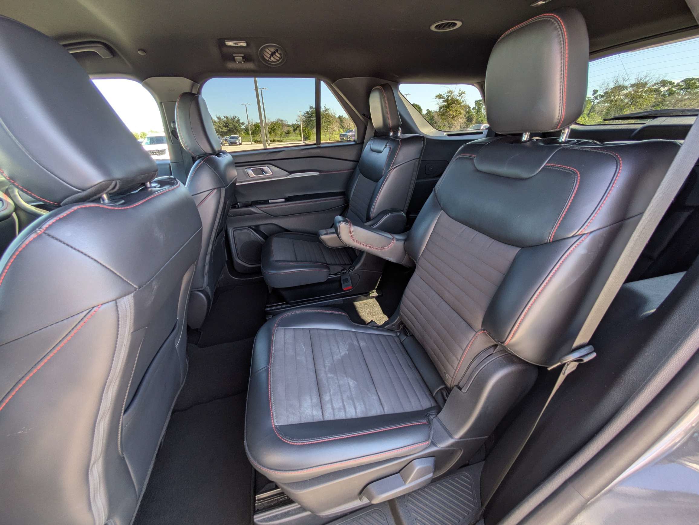 Used 2025 Ford Explorer ST-Line AWD/4WD image 14