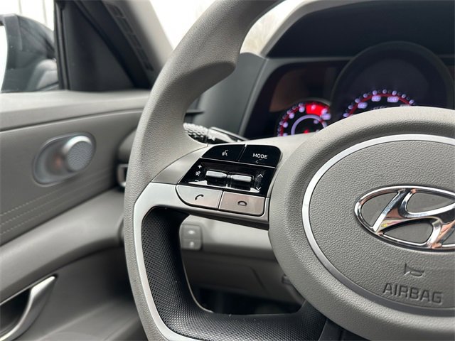 Used 2021 Hyundai Elantra SE image 23