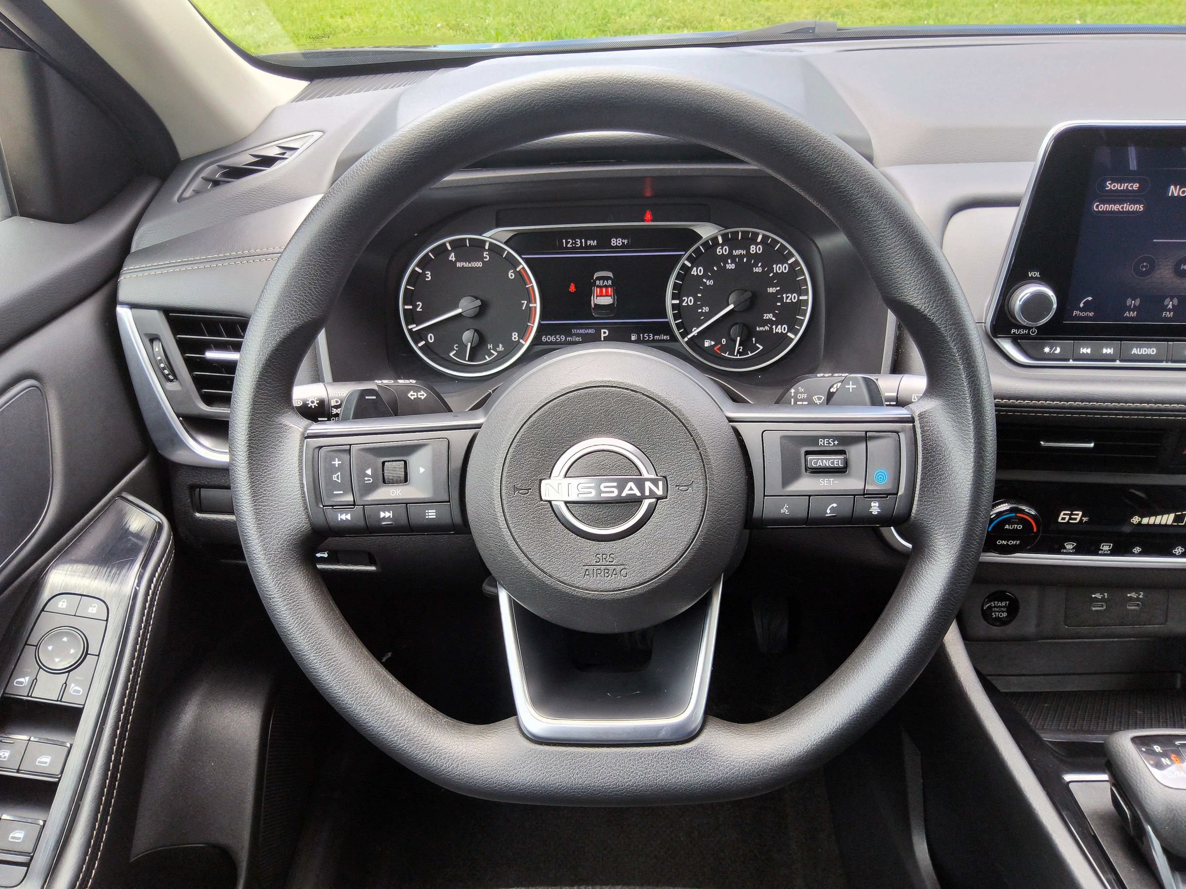 Used 2024 Nissan Rogue SV FWD image 9