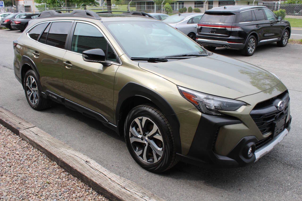 Used 2025 Subaru Outback Limited XT AWD/4WD image 5