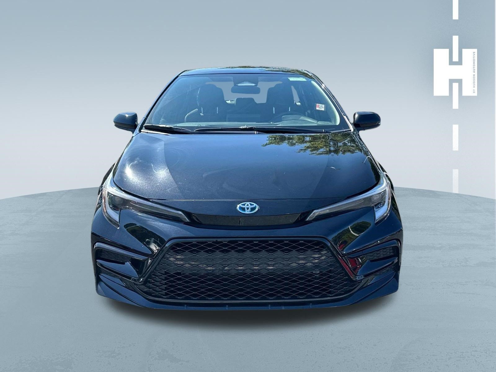 Used 2024 Toyota Corolla SE FWD image 2