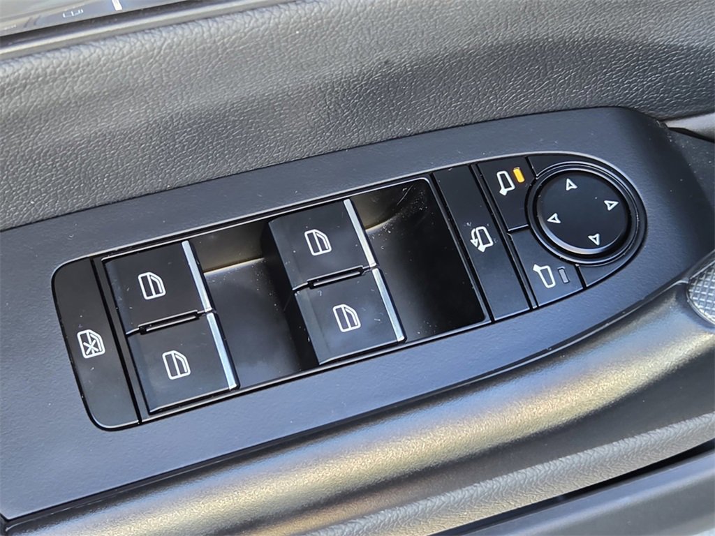 Certified 2025 MAZDA CX-50 2.5 Hybrid w/ Premium Plus Pkg image 17