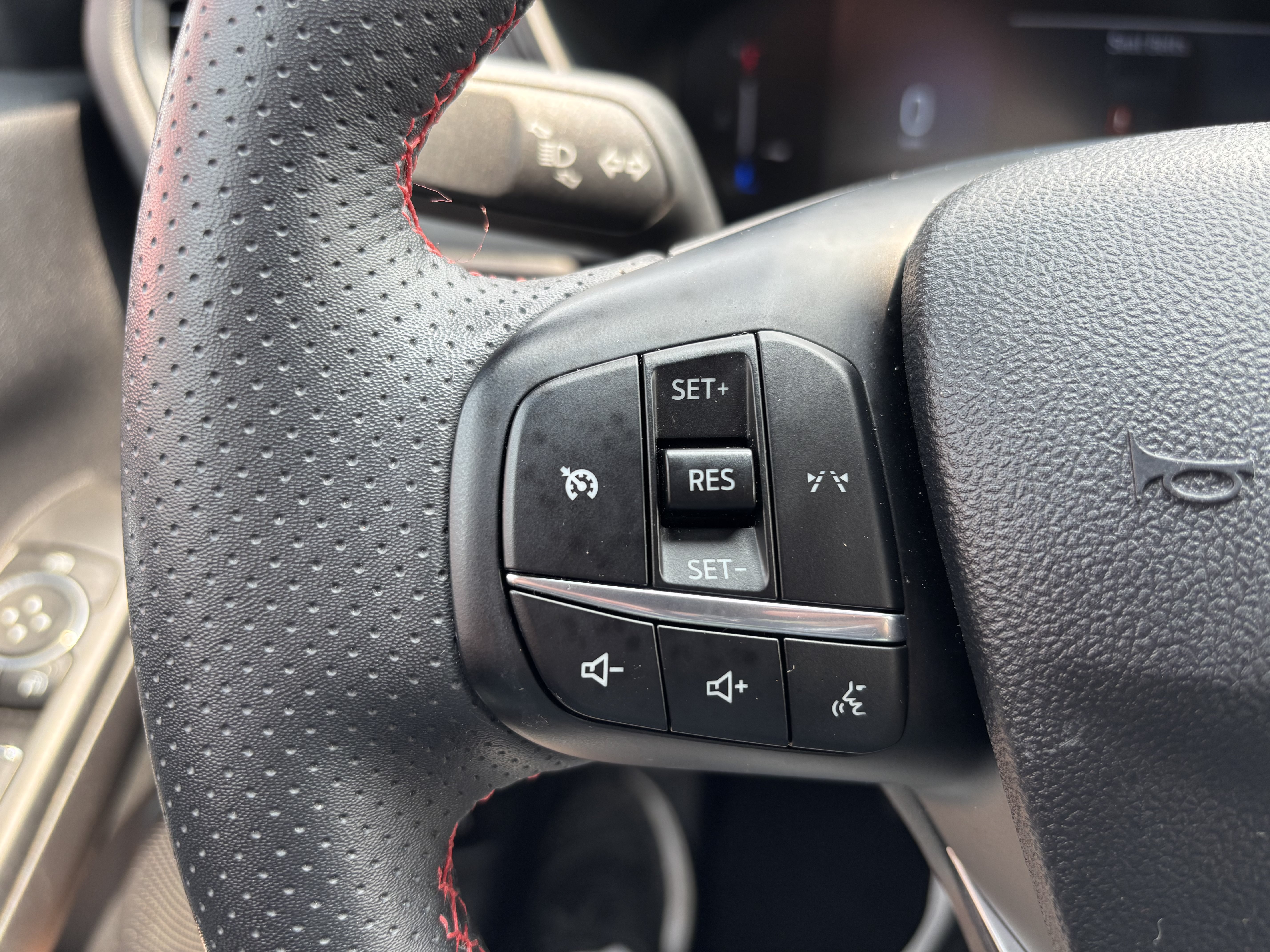 Used 2025 Ford Escape ST-Line Select AWD/4WD image 19