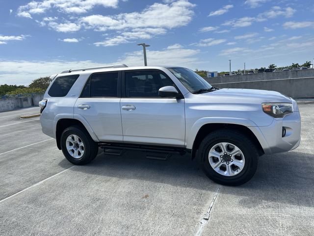 Used 2018 Toyota 4Runner SR5 AWD/4WD image 38