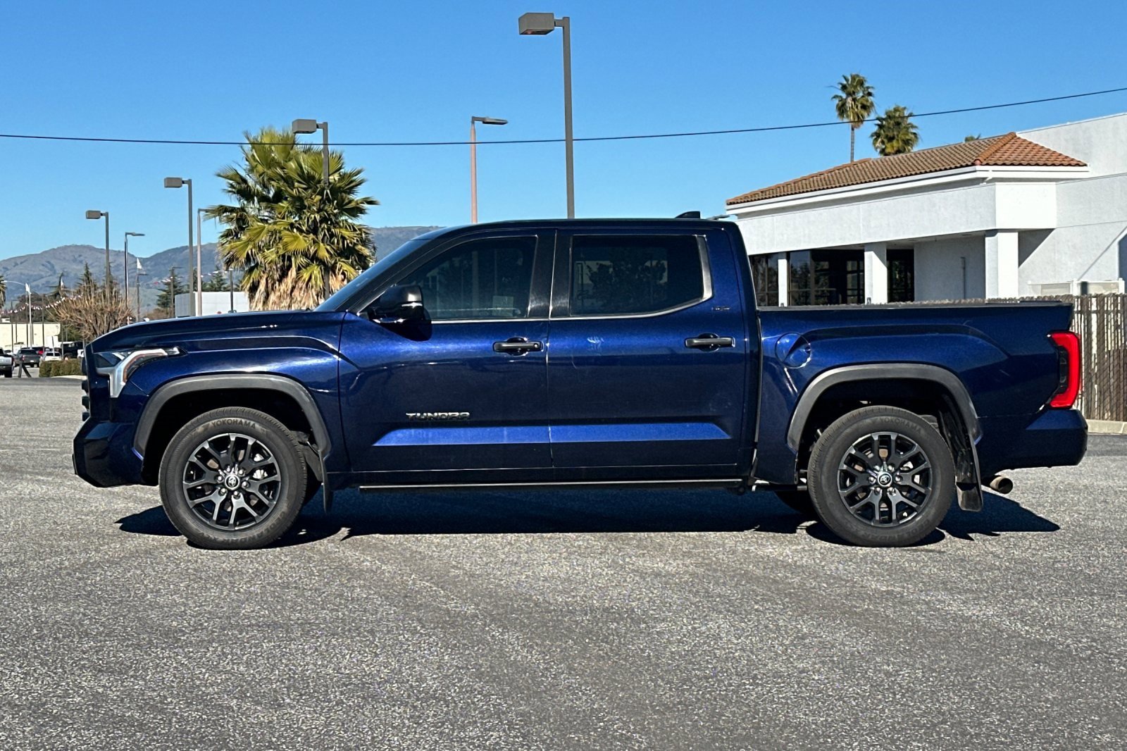 Used 2022 Toyota Tundra SR5 w/ Convenience Package image 7