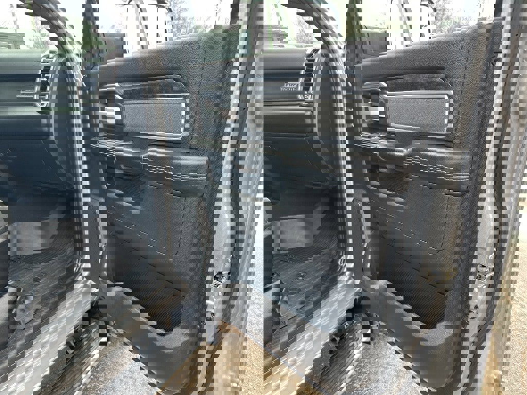 Used 2020 RAM 2500 Big Horn w/ Level 1 Equipment Group image 14