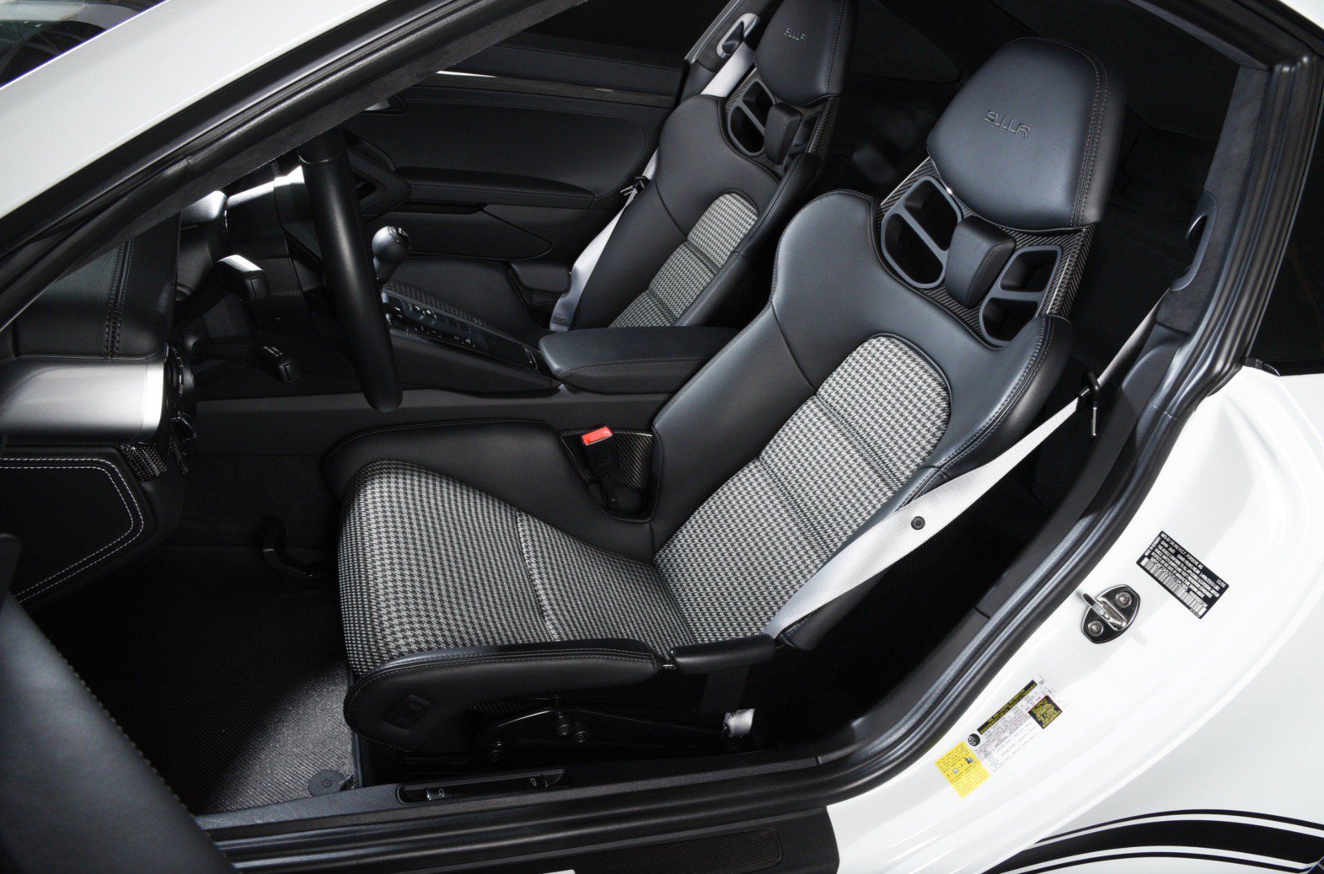 Used 2016 Porsche 911 R RWD image 5