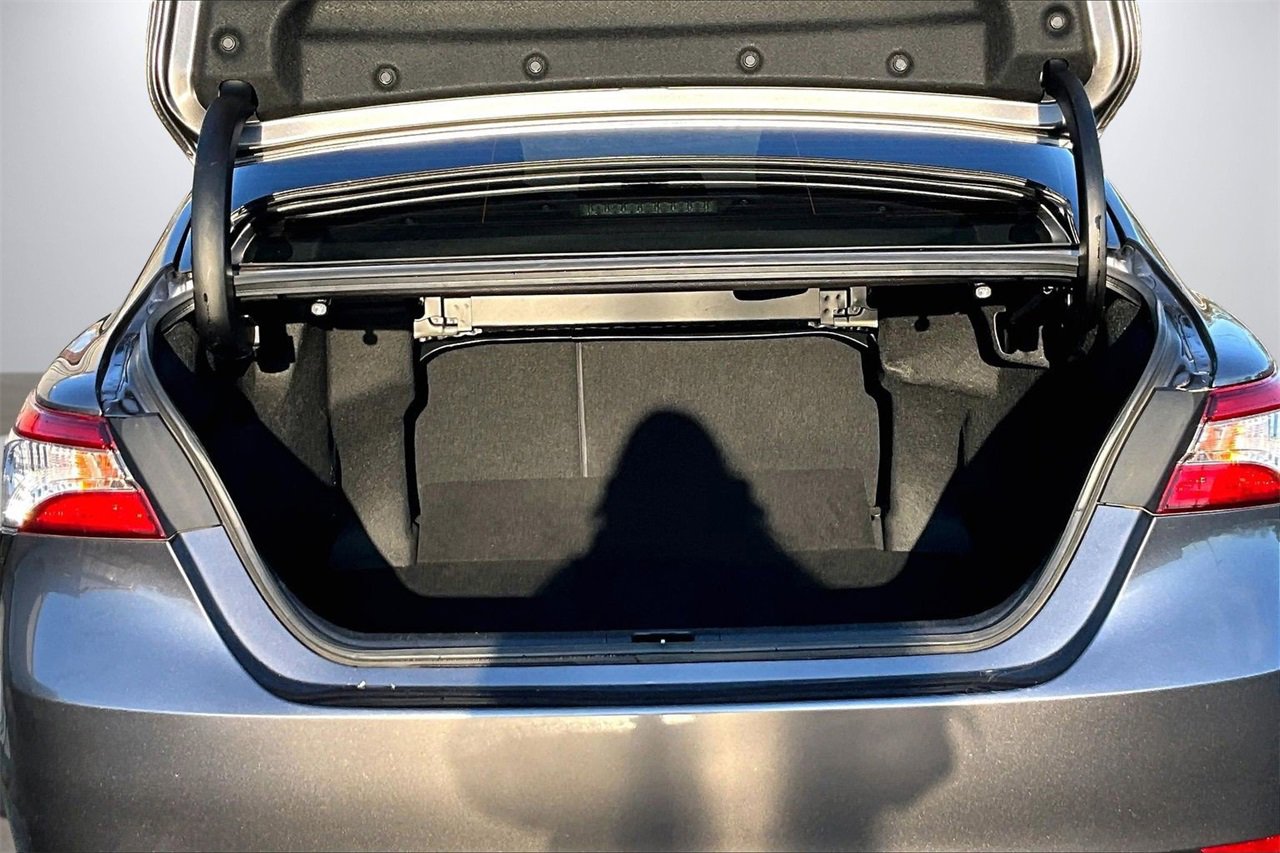 Used 2020 Toyota Camry SE image 23