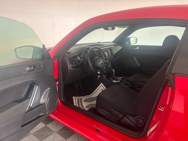 Used 2018 Volkswagen Beetle 2.0T S FWD image 2