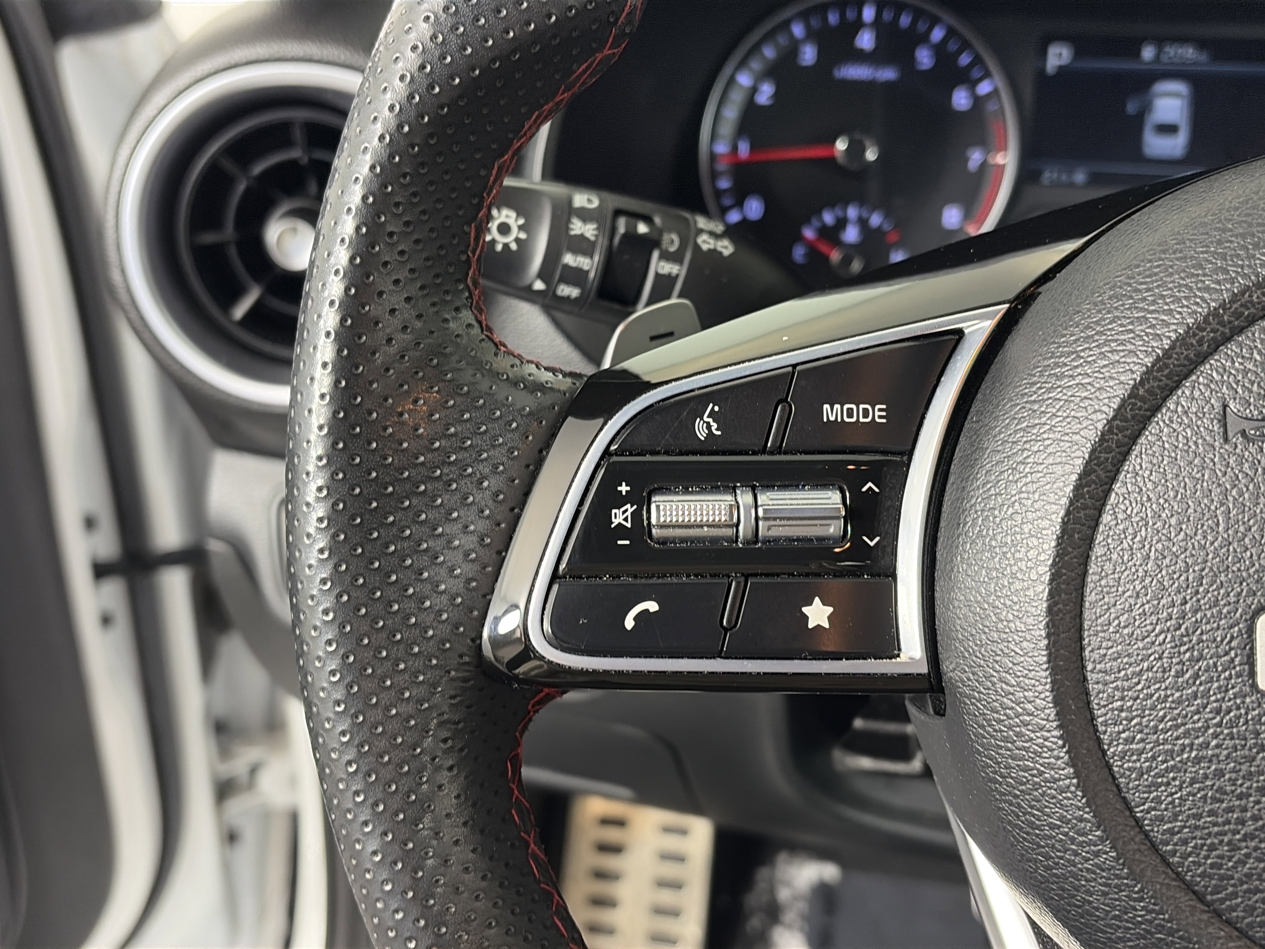 Certified 2023 Kia Forte GT image 28