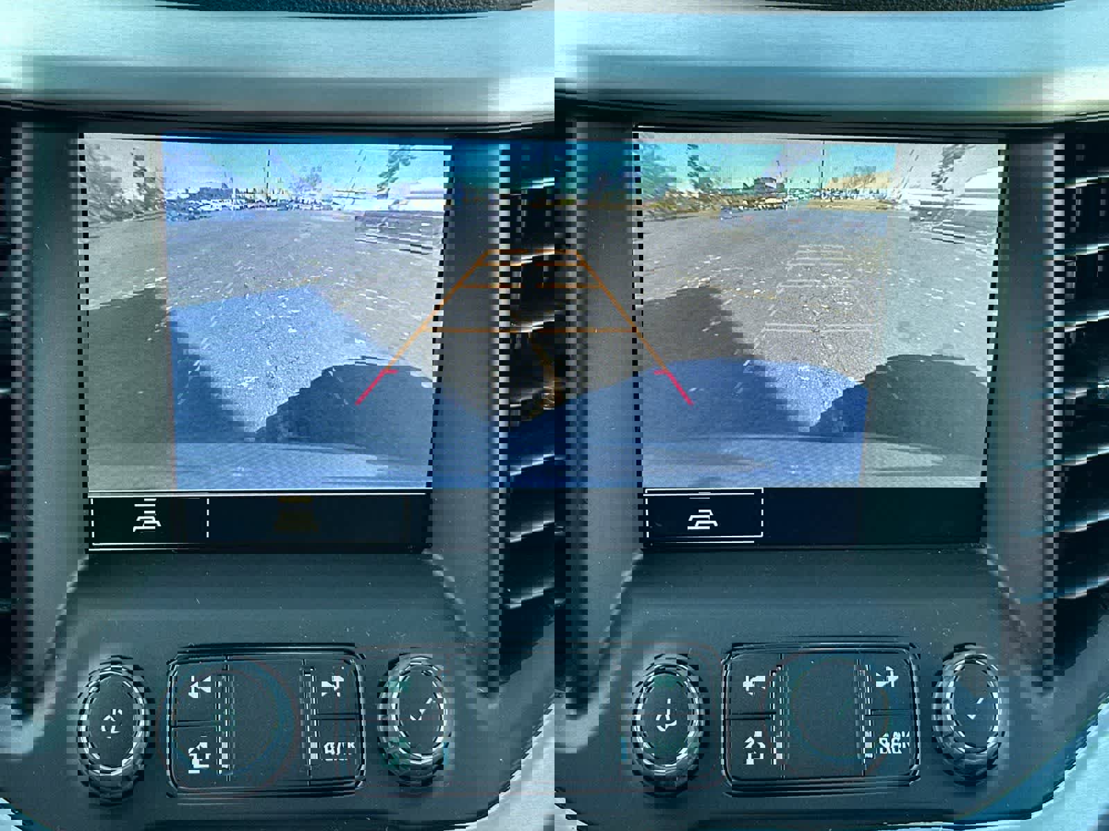 Used 2023 GMC Acadia SLT w/ Elevation Edition image 21