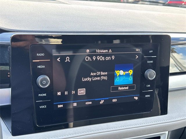 Certified 2025 Volkswagen Taos SE w/ Panoramic Sunroof Package image 21