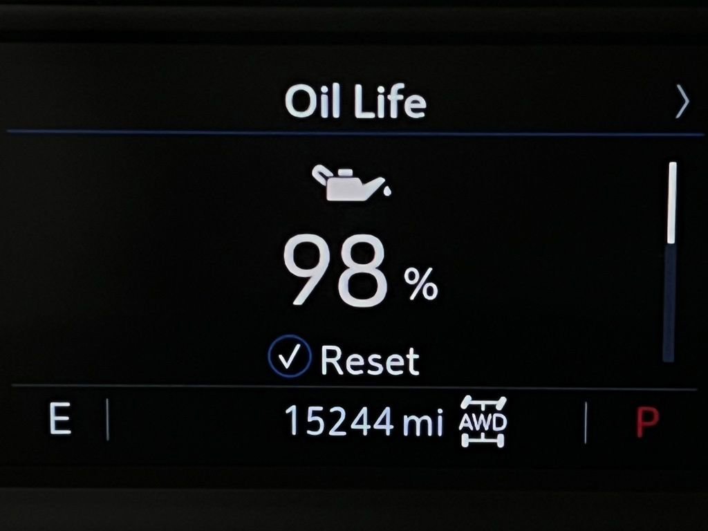 Used 2024 Cadillac XT6 Luxury w/ LPO, Floor Liner Package image 16