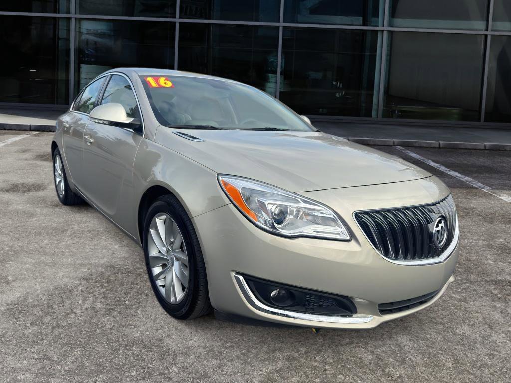 Used 2016 Buick Regal image 3