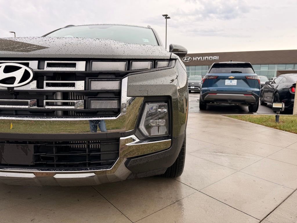 Used 2025 Hyundai Santa Cruz Limited AWD/4WD image 9