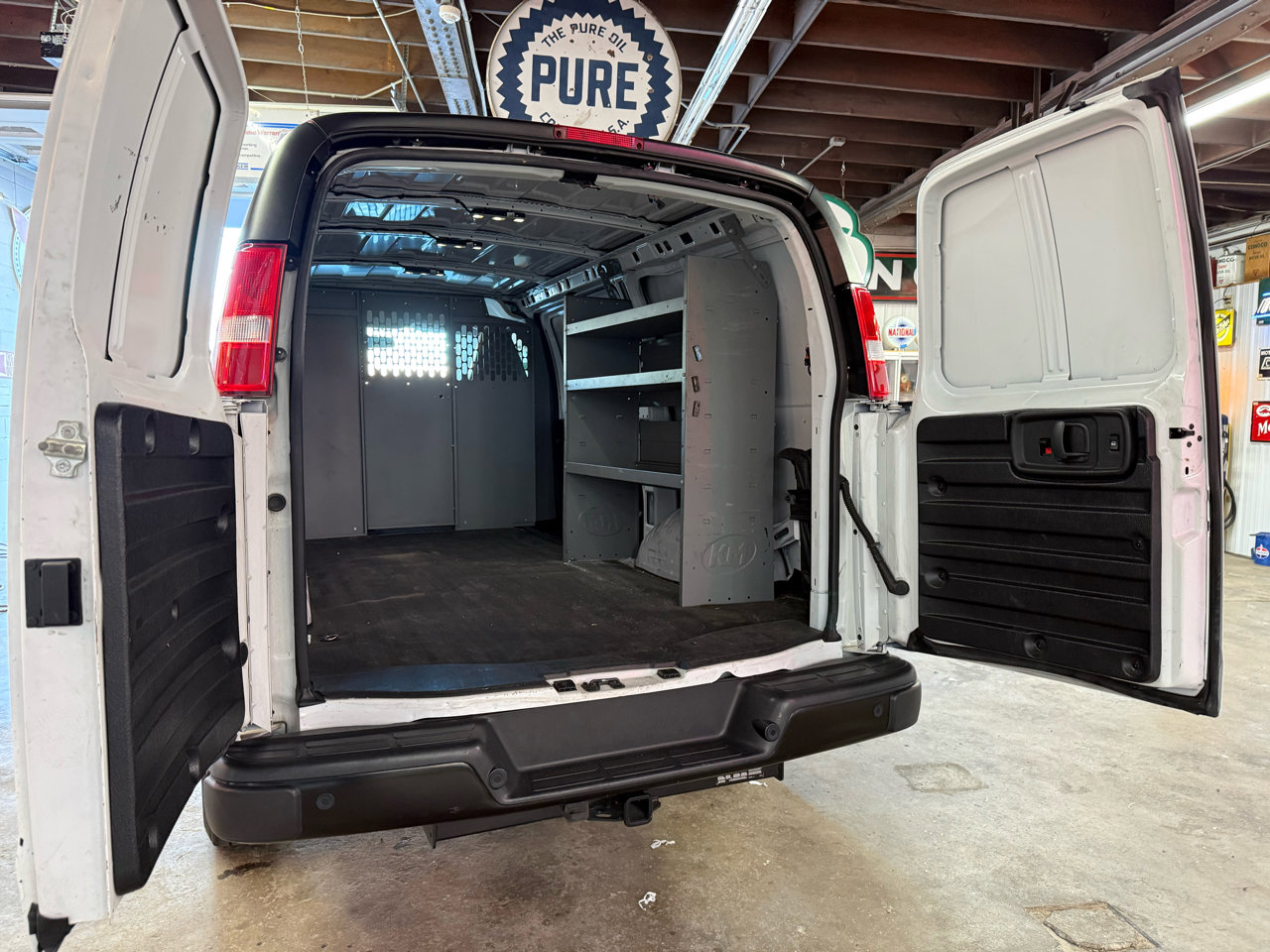 Used 2023 GMC Savana 2500 w/ Driver Convenience Package image 14