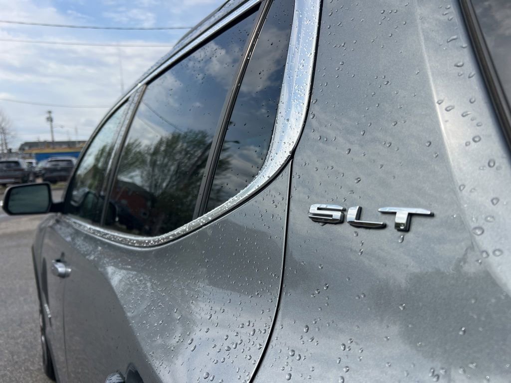 Used 2020 GMC Acadia SLT w/ Driver Alert Package II FWD image 9