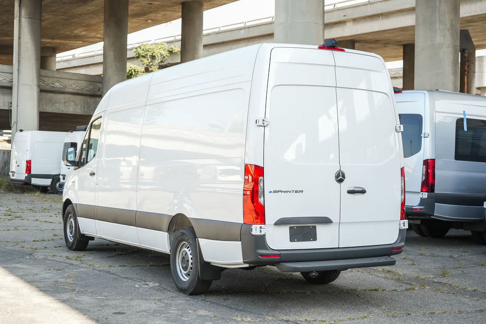 New 2025 Mercedes-Benz eSprinter 170 Cargo image 9