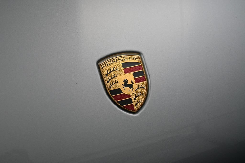Certified 2025 Porsche Macan AWD/4WD image 13