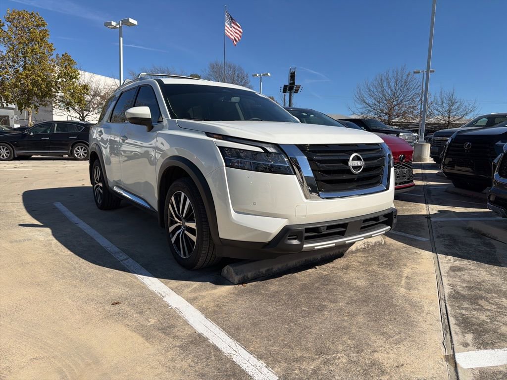 Used 2024 Nissan Pathfinder Platinum w/ Cargo Package