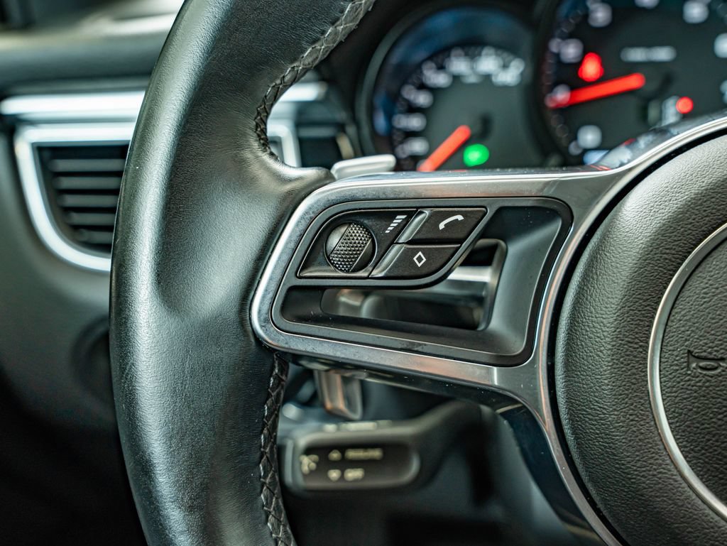 Used 2018 Porsche Macan AWD/4WD image 26