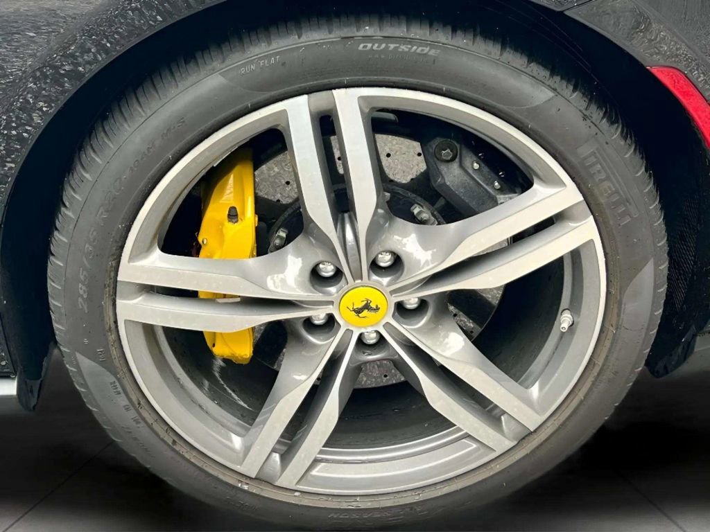 Used 2020 Ferrari Portofino Base image 41