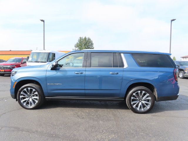Used 2026 Chevrolet Suburban High Country AWD/4WD image 4