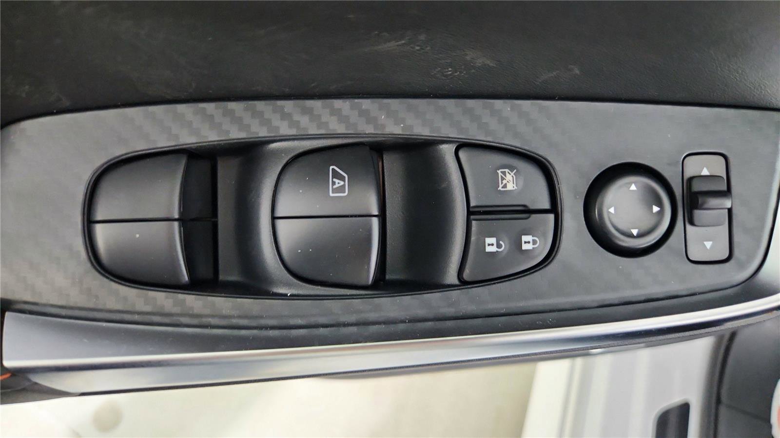 Certified 2025 Nissan Sentra SR w/ SR Premium Package image 18