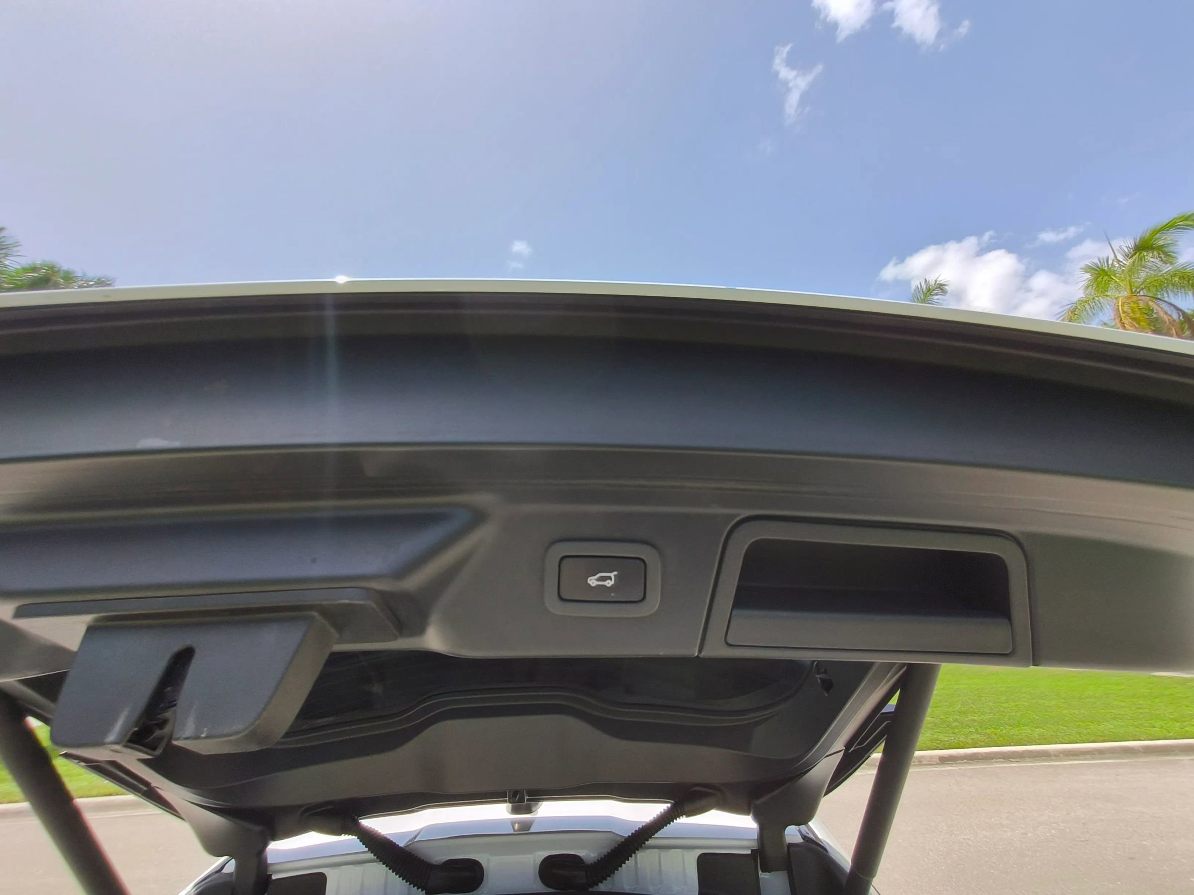 Used 2019 Land Rover Range Rover Velar R-Dynamic SE image 47