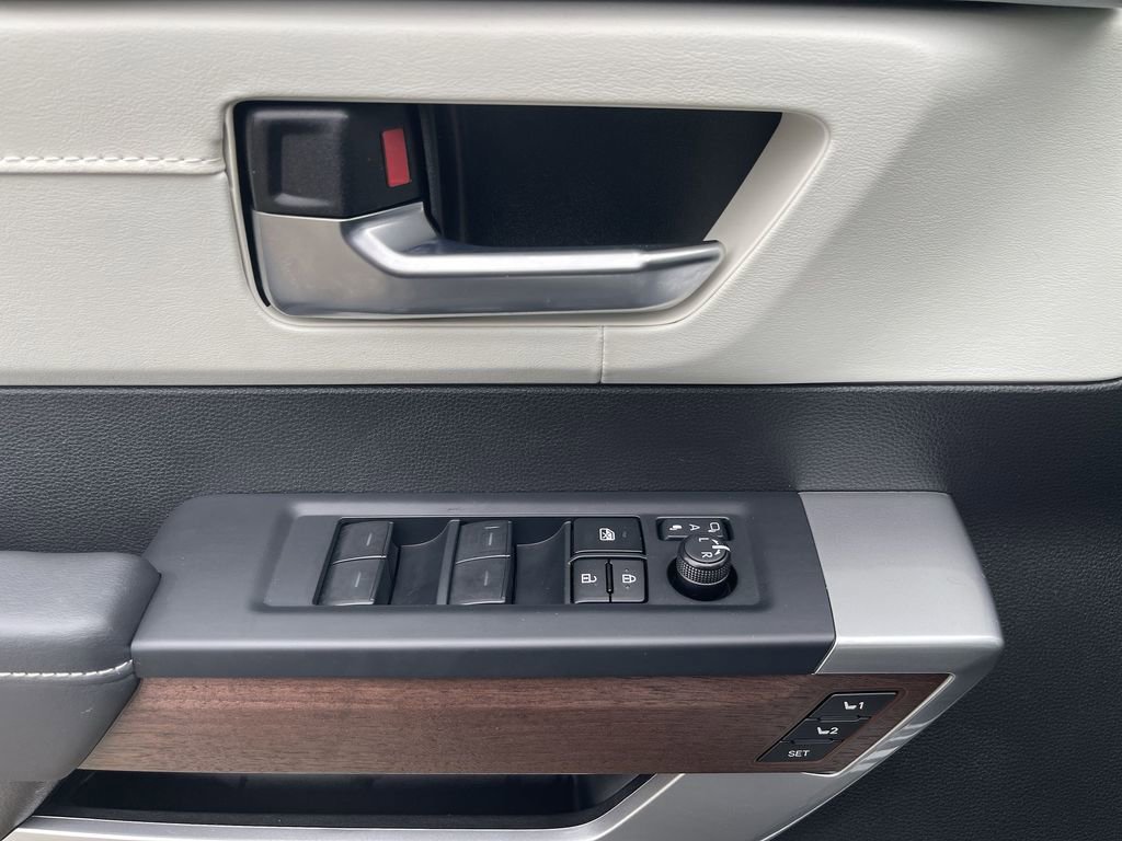 Used 2025 Toyota Sequoia Capstone image 24