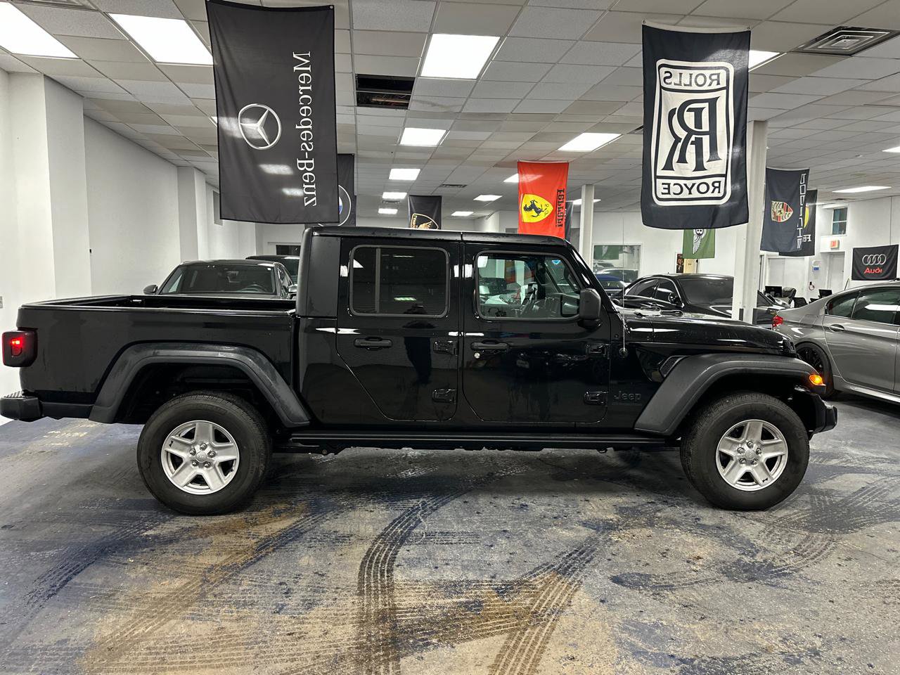 Used 2020 Jeep Gladiator Sport w/ Quick Order Package 24S AWD/4WD image 6