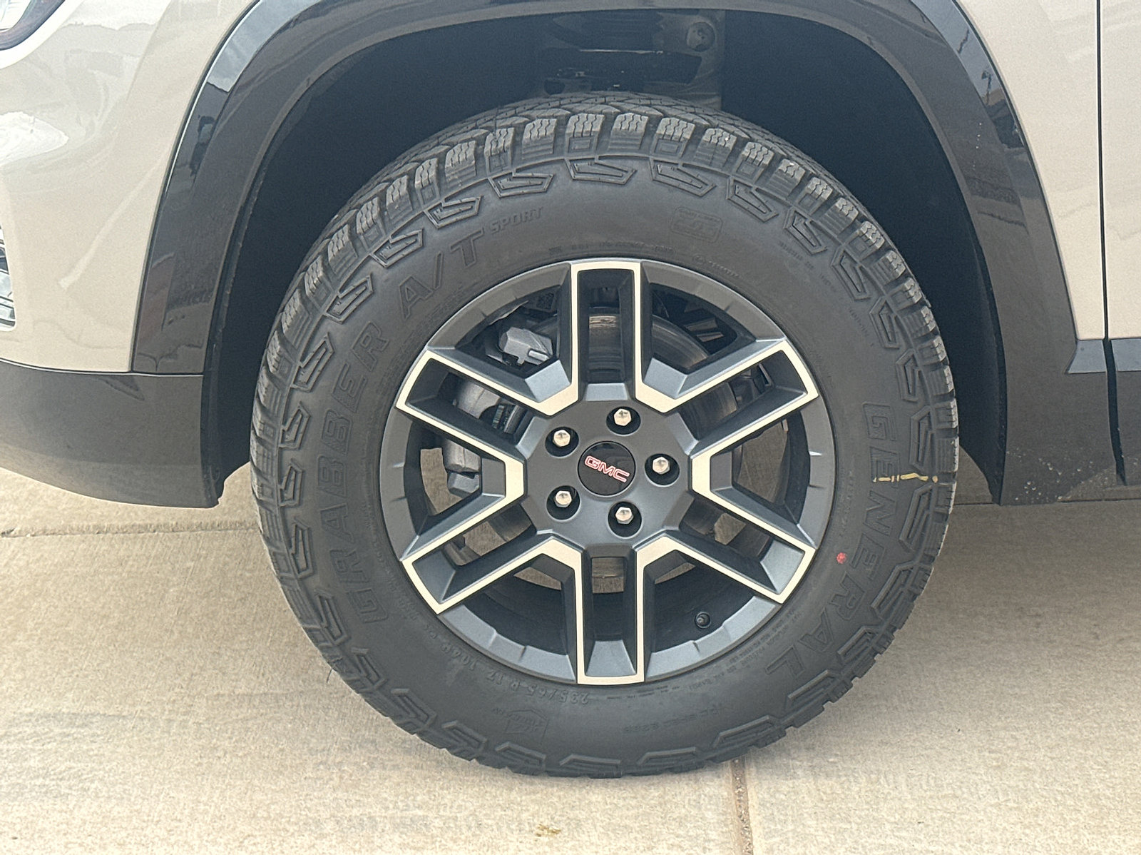 New 2026 GMC Terrain AT4 w/ Technology Package II AWD/4WD image 9