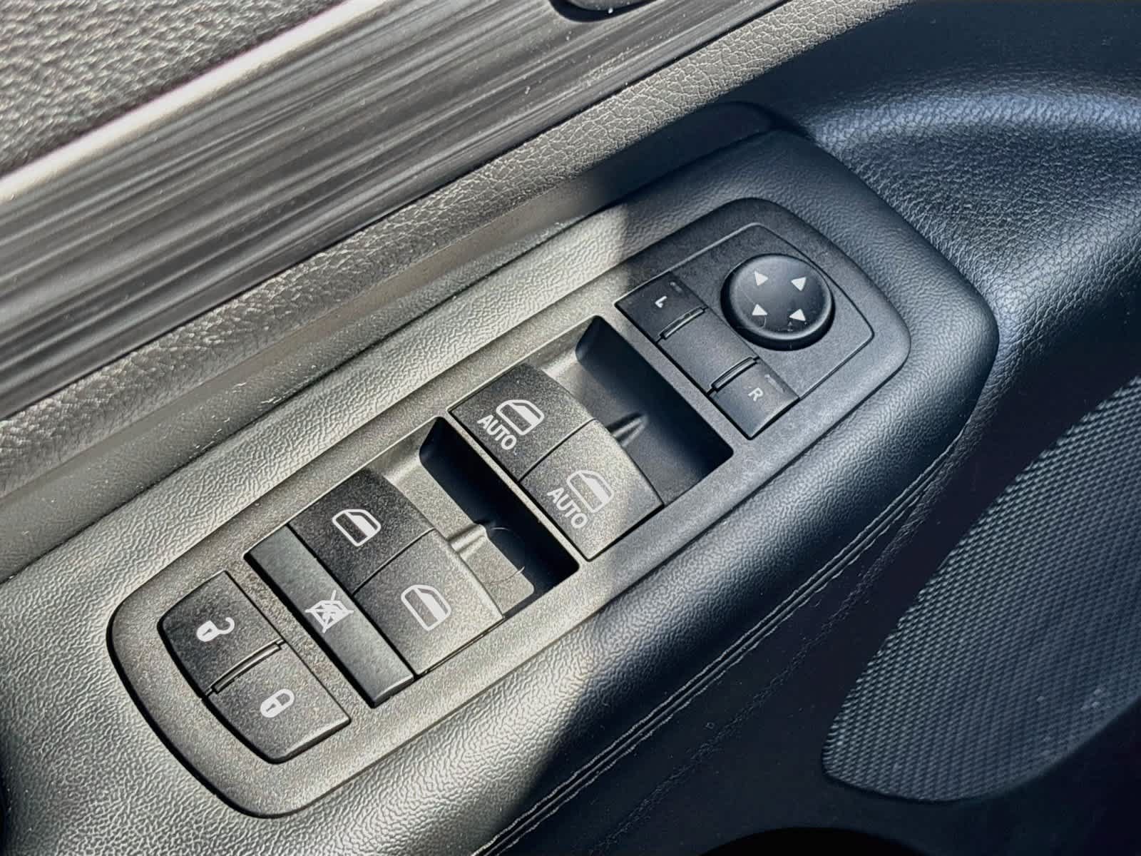 Used 2022 Jeep Grand Cherokee Laredo X RWD image 18