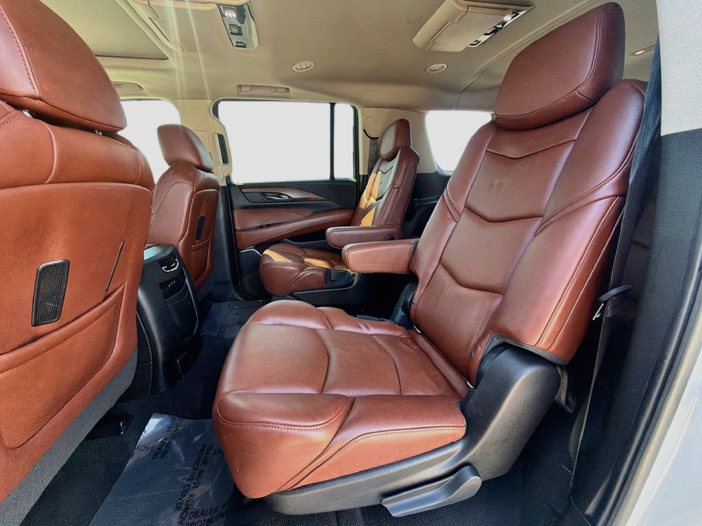 Used 2018 Cadillac Escalade ESV Luxury RWD image 23