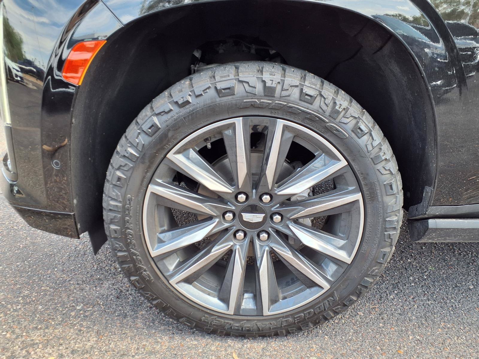 Used 2021 Cadillac Escalade ESV Sport w/ Driver Assist Tech Package AWD/4WD image 10