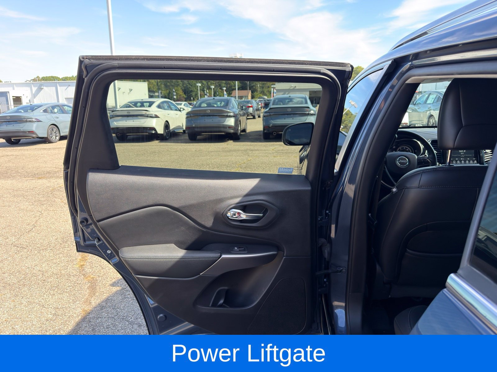 Used 2020 Jeep Cherokee Limited AWD/4WD image 26