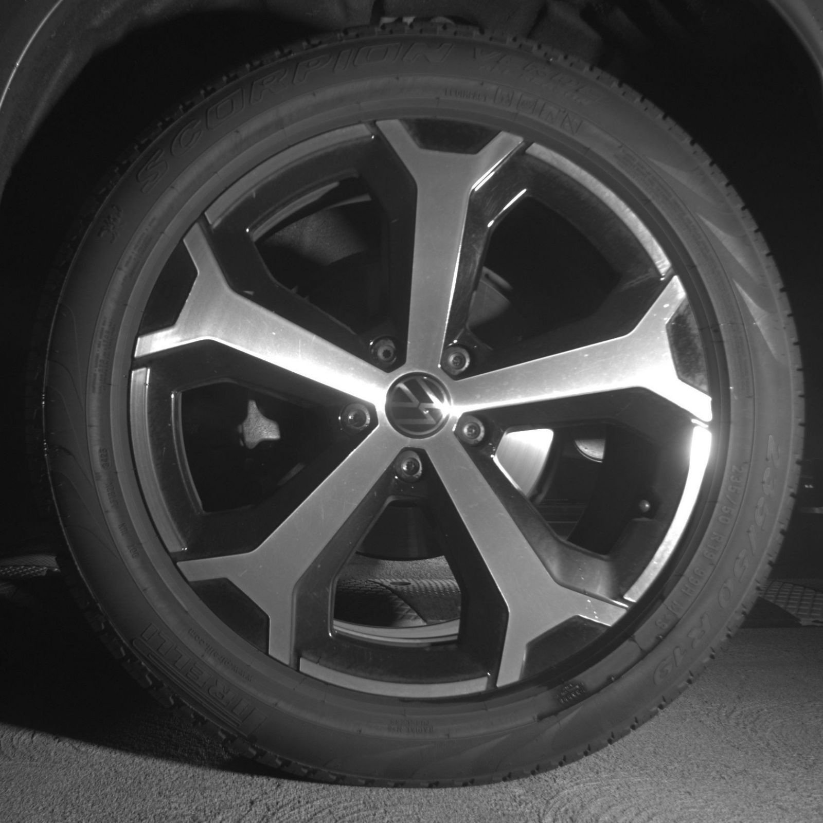 Used 2026 Volkswagen Tiguan SE AWD/4WD image 16