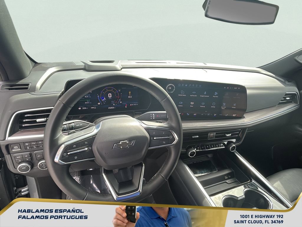 Used 2025 Chevrolet Suburban Z71 image 18