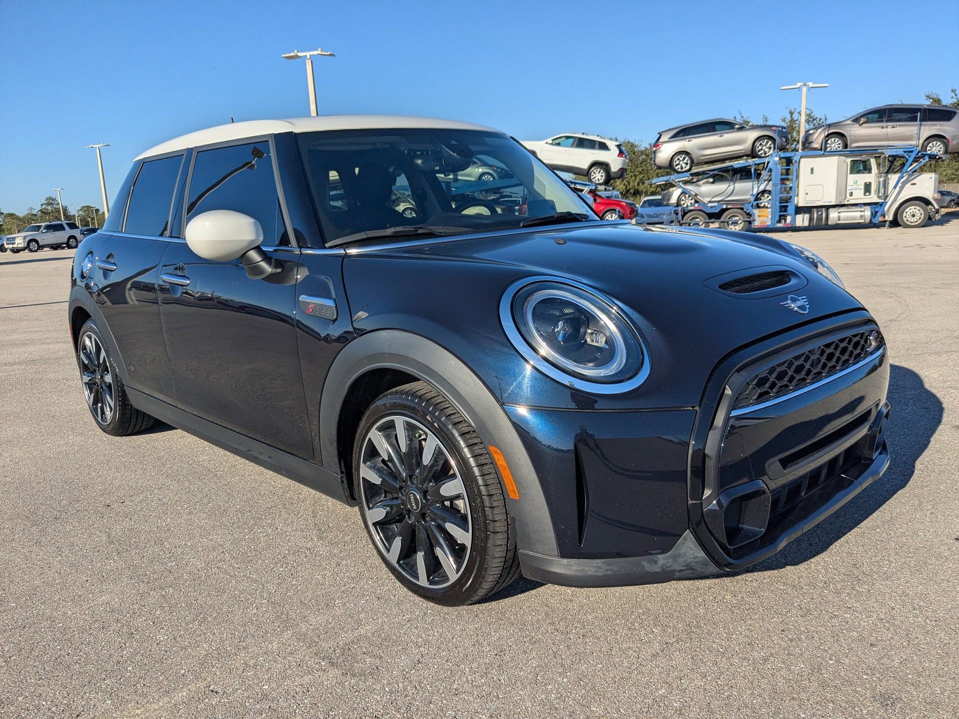 Used 2022 MINI Cooper S image 2