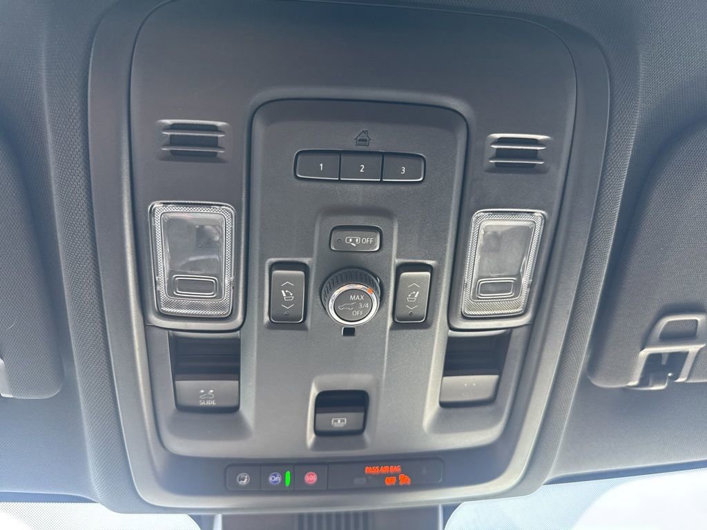 Used 2024 GMC Yukon AT4 w/ Technology Package image 30