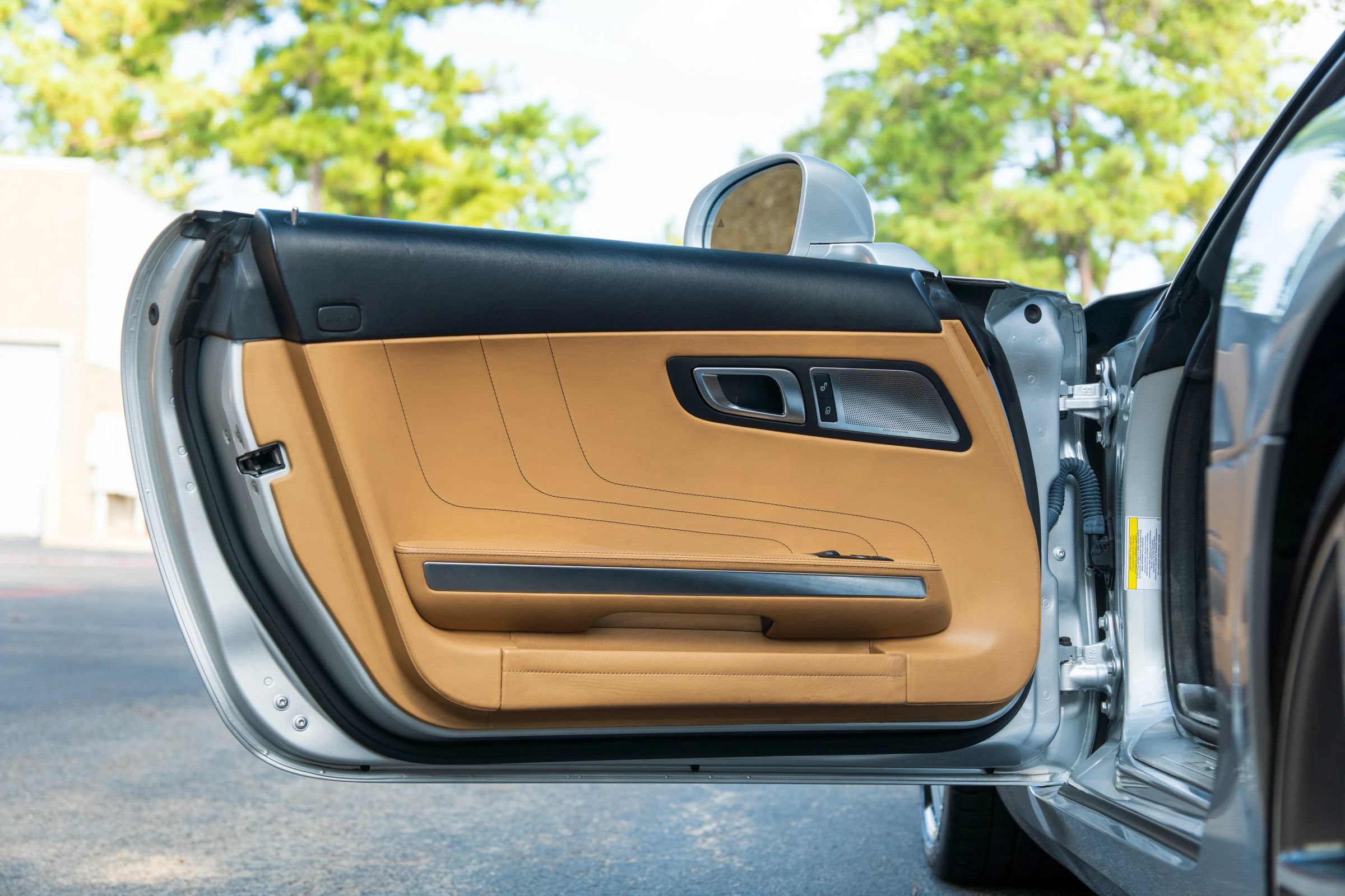 Used 2012 Mercedes-Benz SLS AMG Roadster image 25
